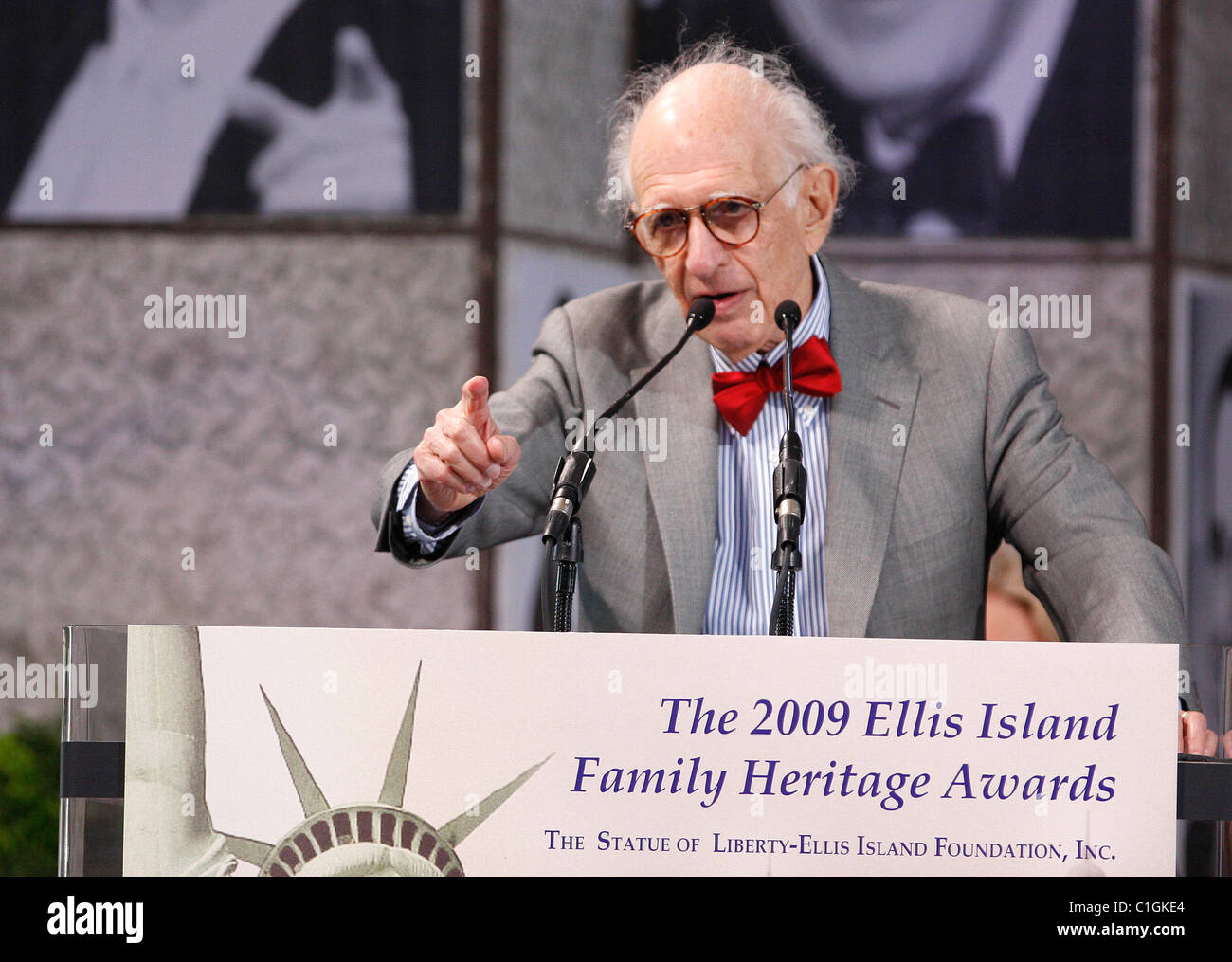Dr eric r kandel hi-res stock photography and images - Alamy