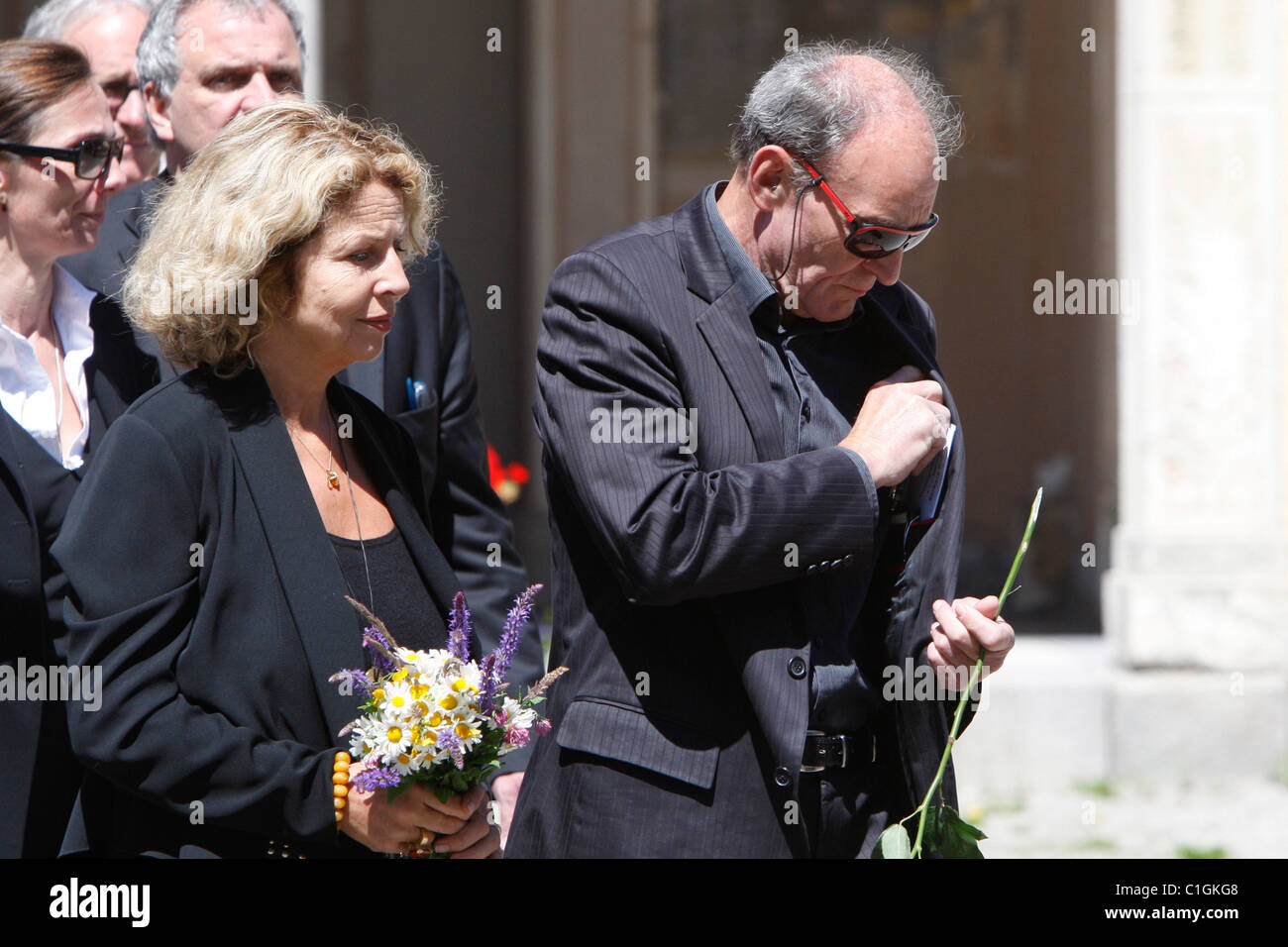 Michaela May, Michael Mendl Funeral of German actress Barbara Rudnik at Nordfriedhof Munich, Germany - 29.05.09 Stock Photo
