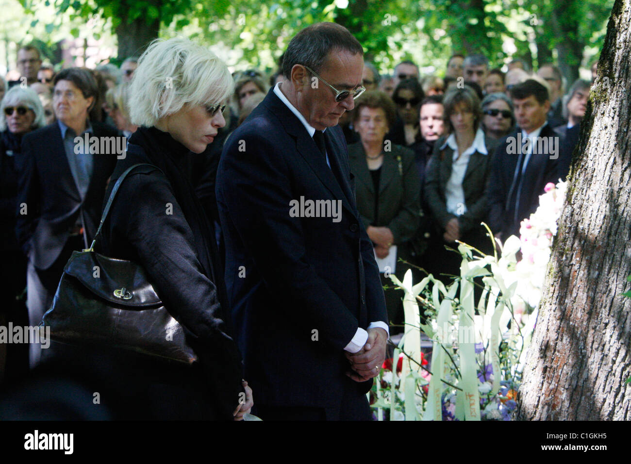 Katja Hofmann, Bernd Eichinger Funeral of German actress Barbara Rudnik at Nordfriedhof Munich, Germany - 29.05.09 : Stock Photo