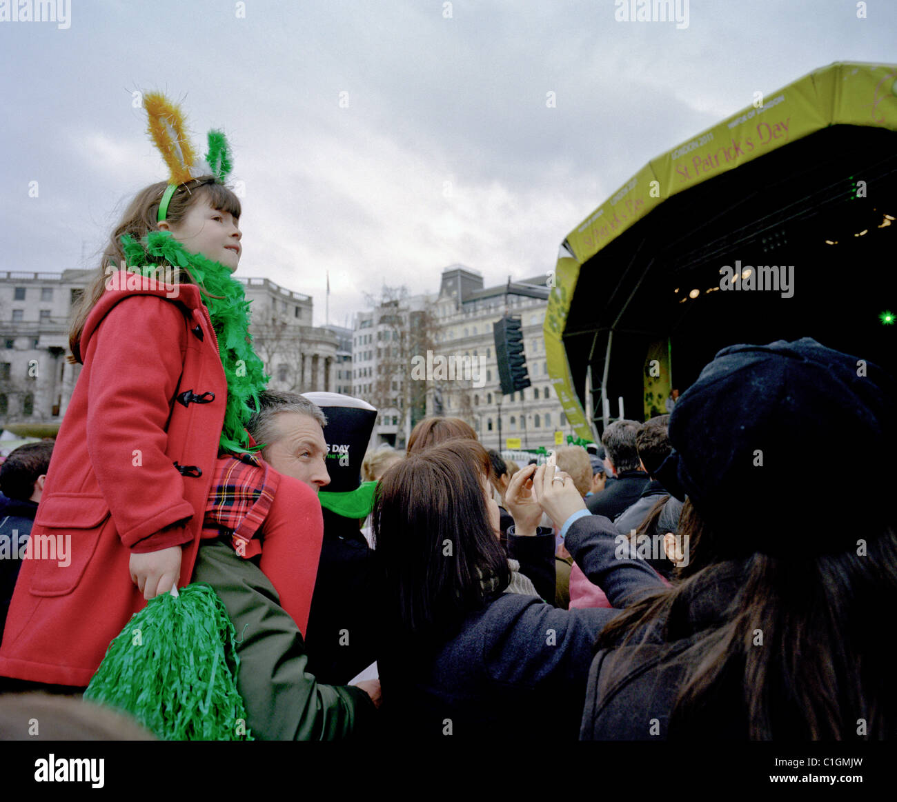start time of st patricks day parade london green park