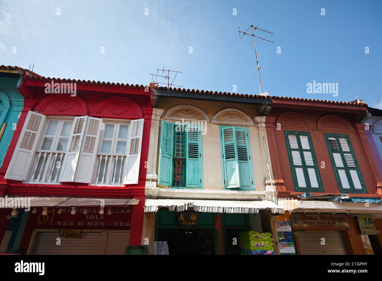 Colourful shophouses on Dunlop Street, Little India, Singapore Stock Photo
