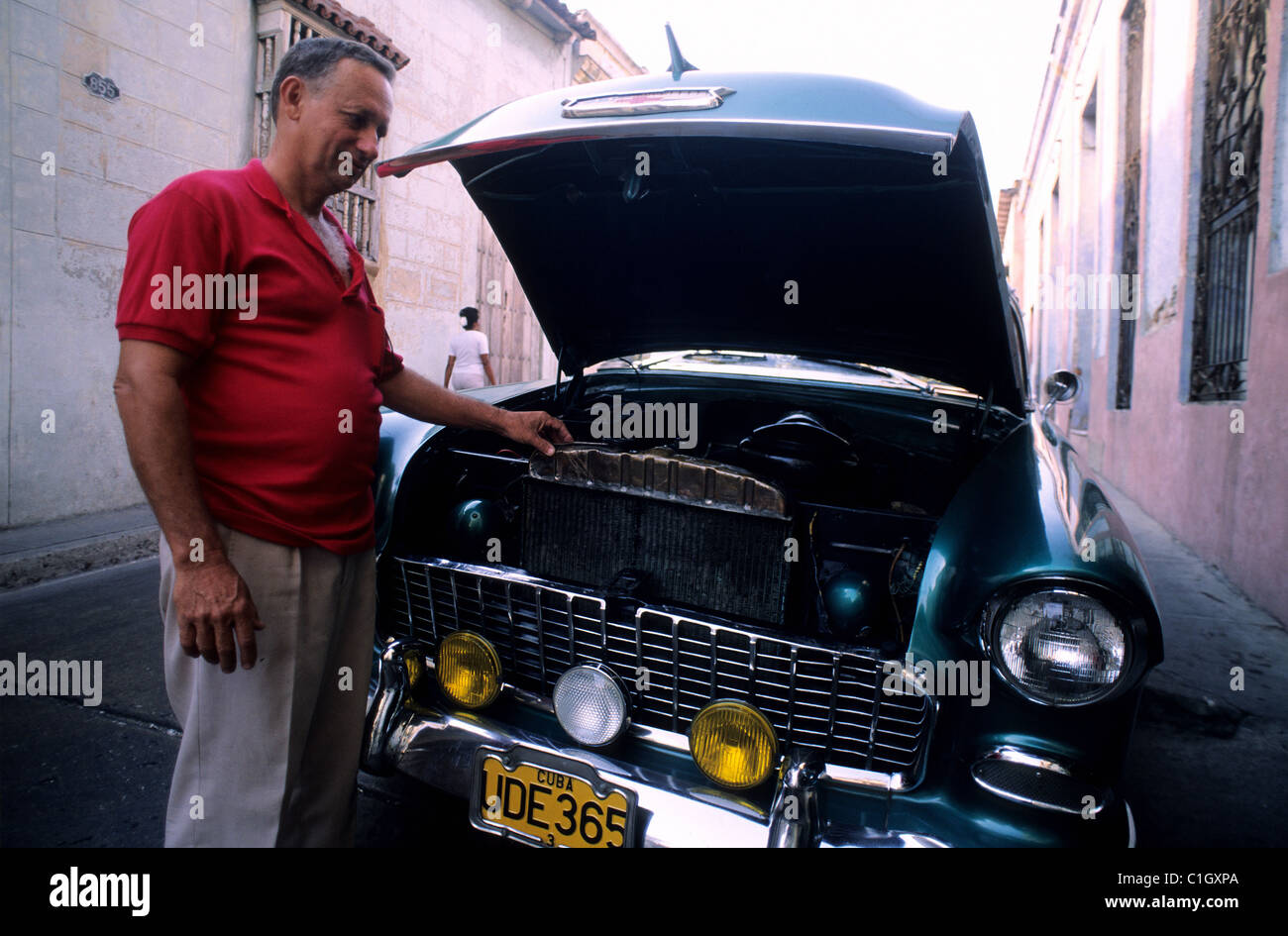 Cuba, Santiago de Cuba, owner of a Chevrolet from the 50th showing the