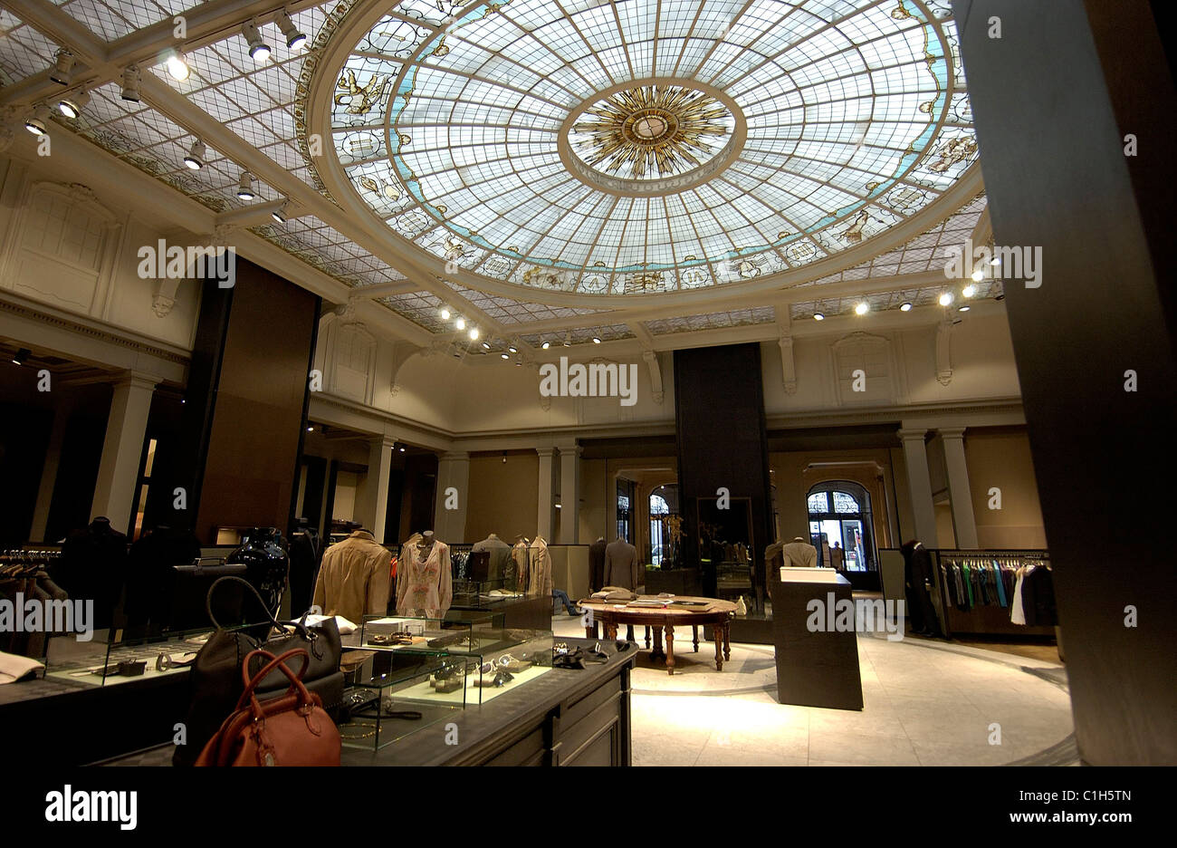 Belgium, Flanders, Antwerp (Antwerpen), the trendy fashion shop Verso Stock  Photo - Alamy