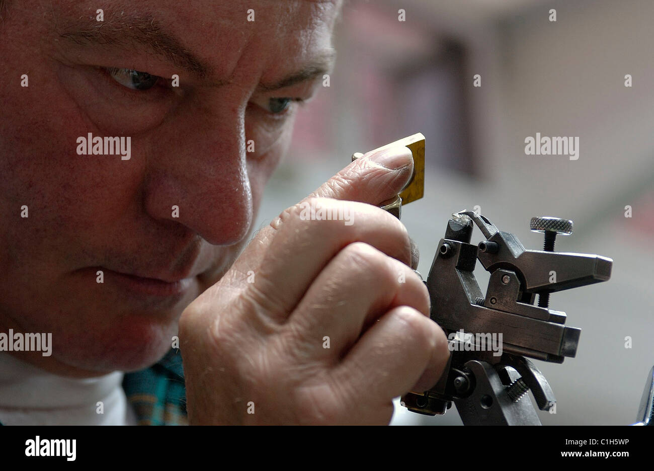 Belgium, Flanders, Antwerp (Antwerpen), diamond cutting Stock Photo Alamy
