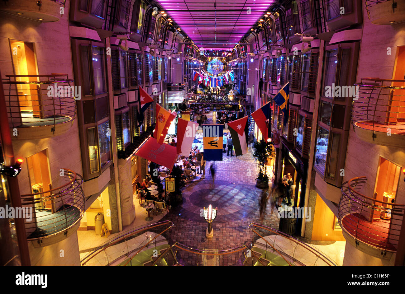 Royal mall ship hi-res stock photography and images - Alamy