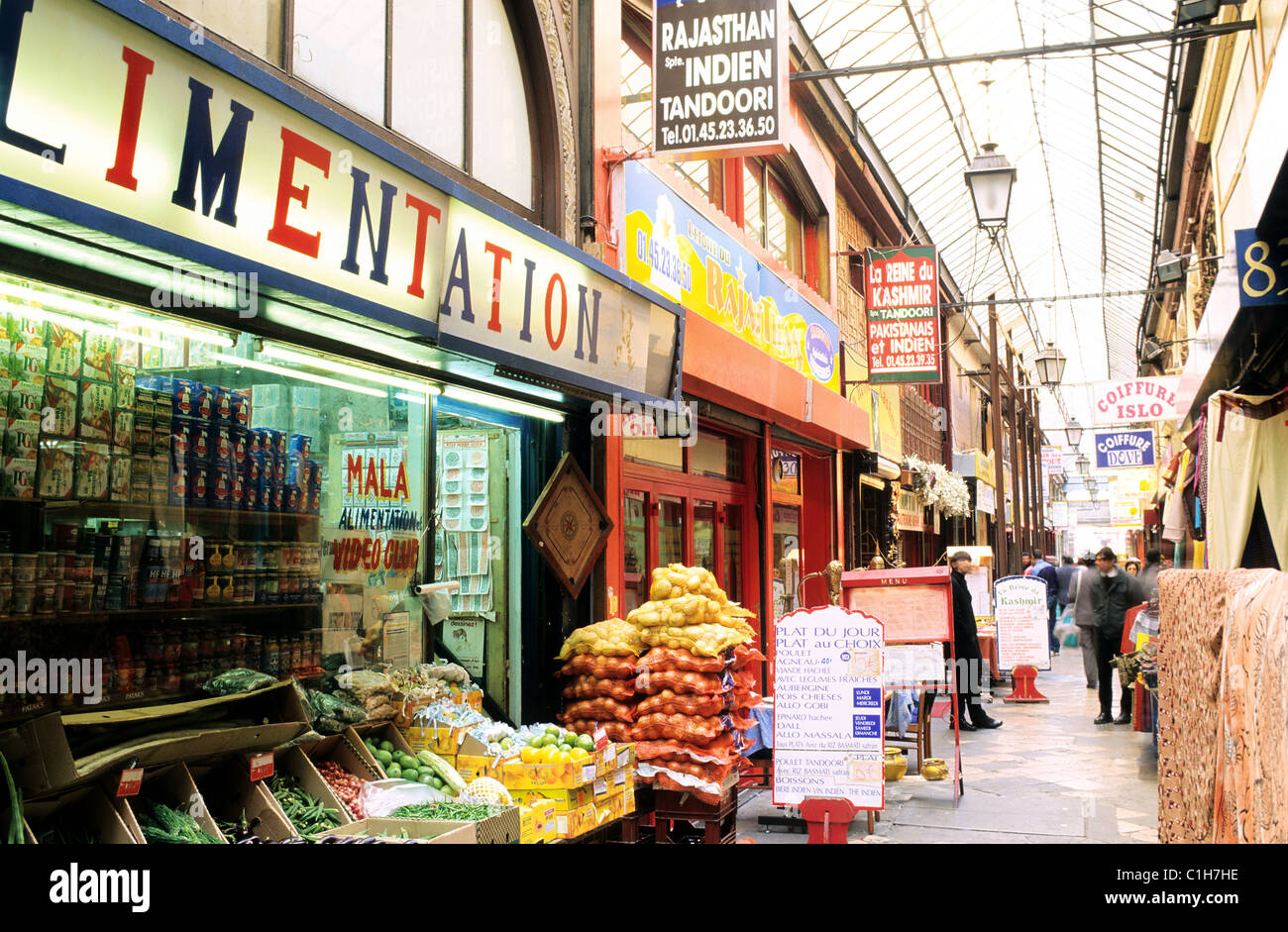 Paris little shop hi-res stock photography and images - Alamy