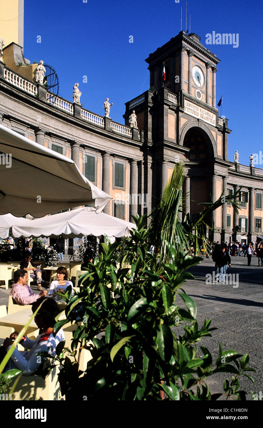 Piazza dante square central hi-res stock photography and images - Alamy
