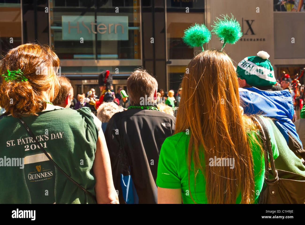 Girl watching parade hi-res stock photography and images - Alamy