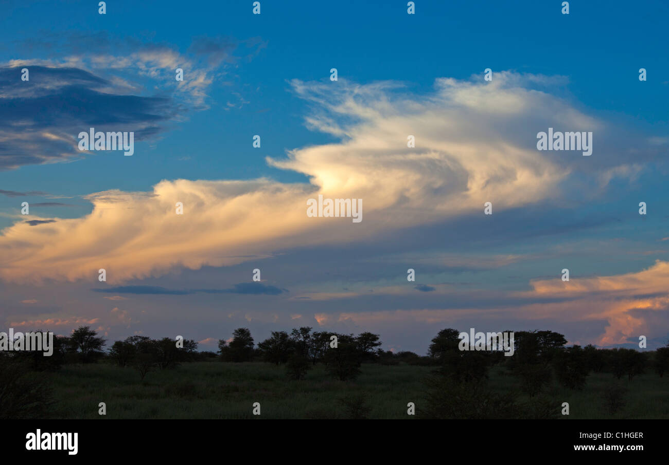 Orange cloud formation hi-res stock photography and images - Alamy