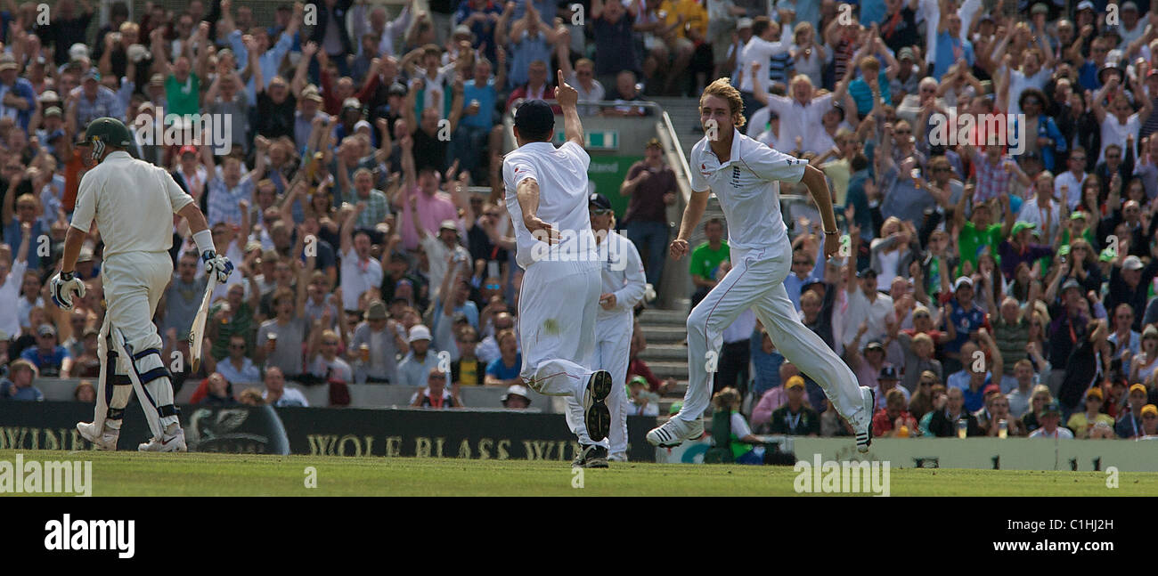 Stuart Broad celebrates after dismissing Michael Hussey  during the fifth Ashes test match at The Oval, London, England. Stock Photo