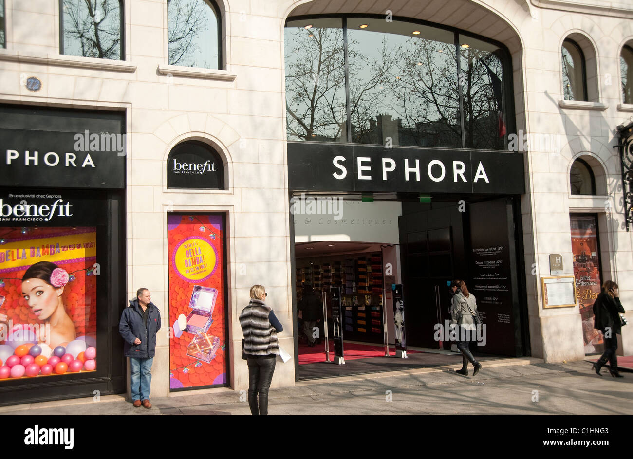 Sephora Store - Champs Elysées - paris - France Stock Photo - Alamy