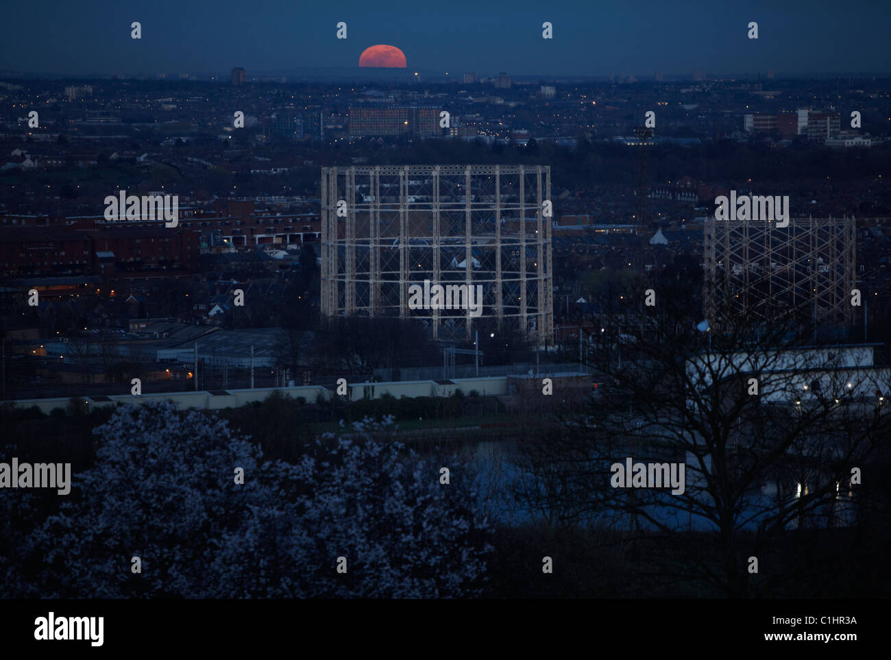 Super moon rises over London Stock Photo - Alamy