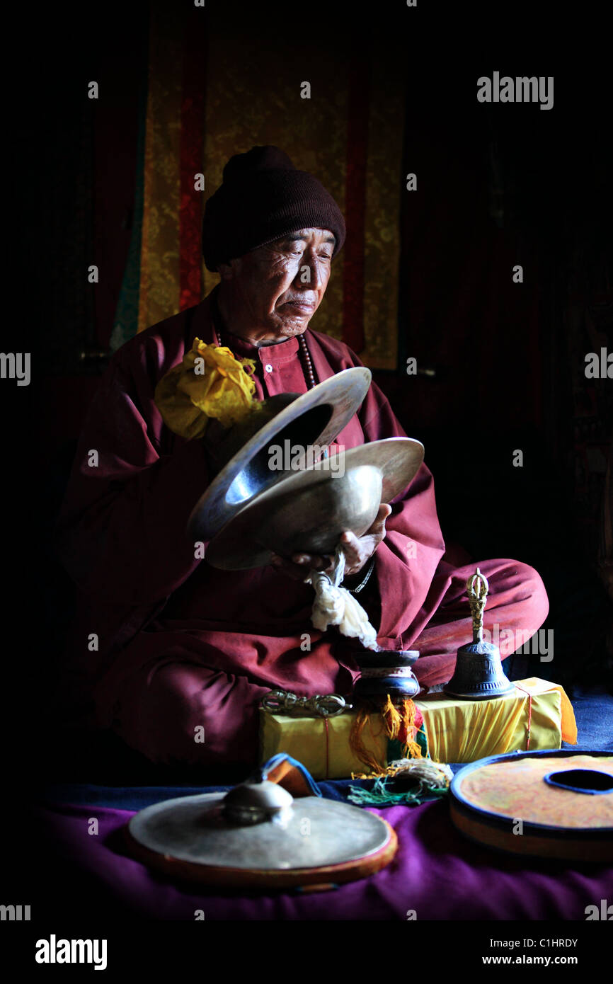 Buddhist monk prayer wheel nepal hires stock photography and images
