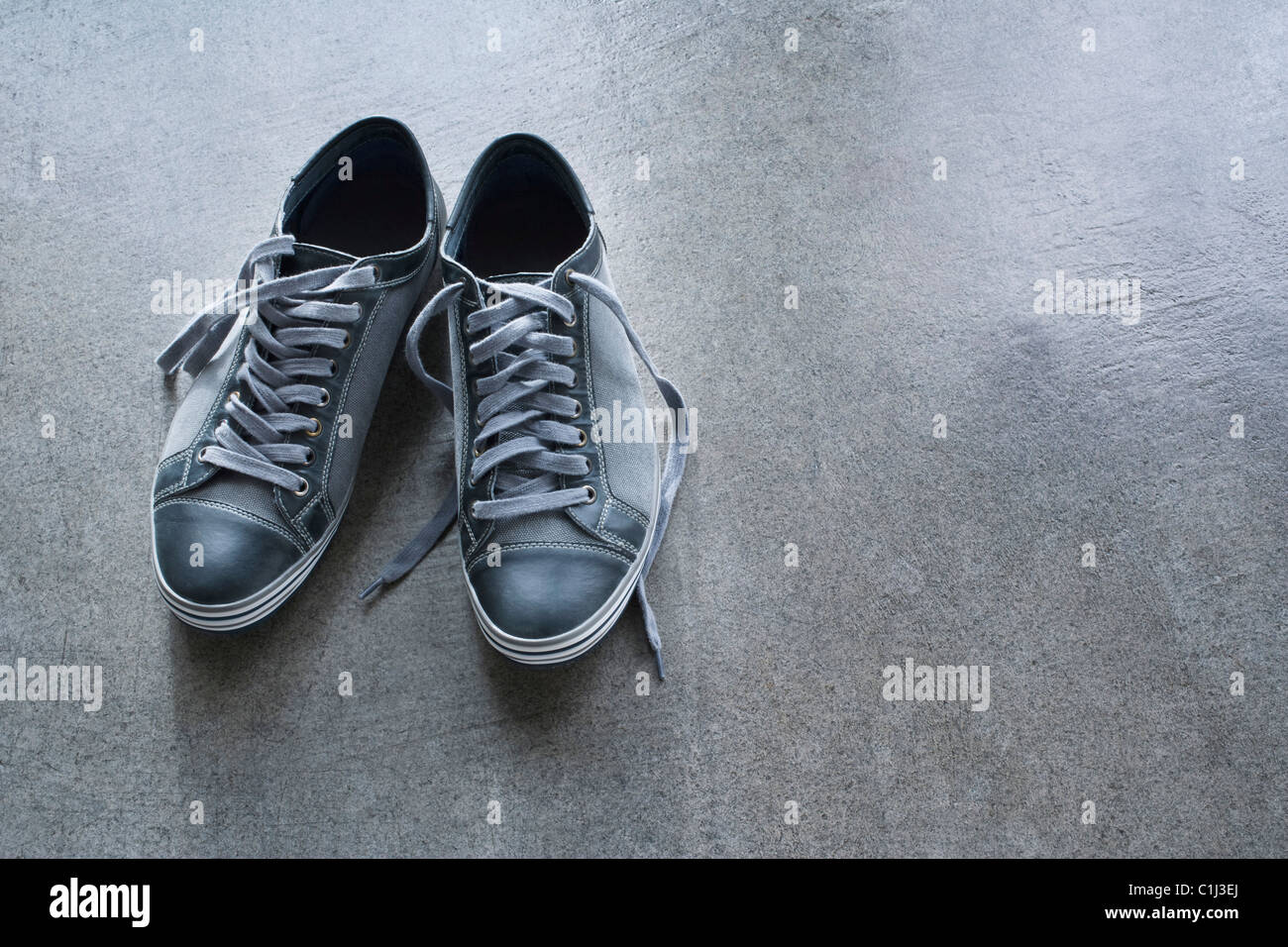 Shoe falling off hi-res stock photography and images - Alamy