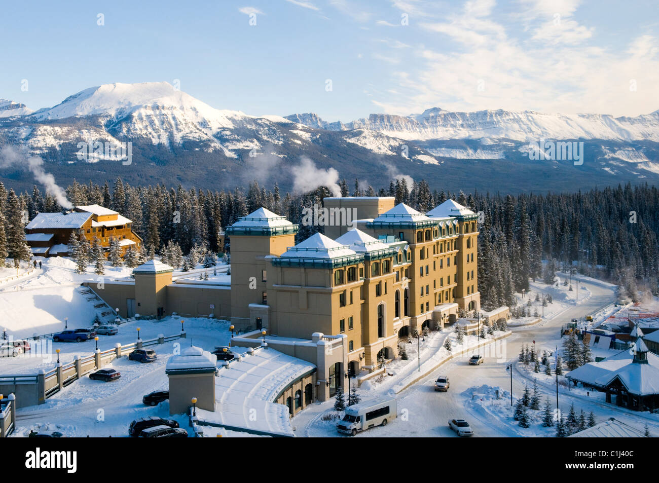 The Fairmont Chateau Lake Louise Stock Photo - Alamy
