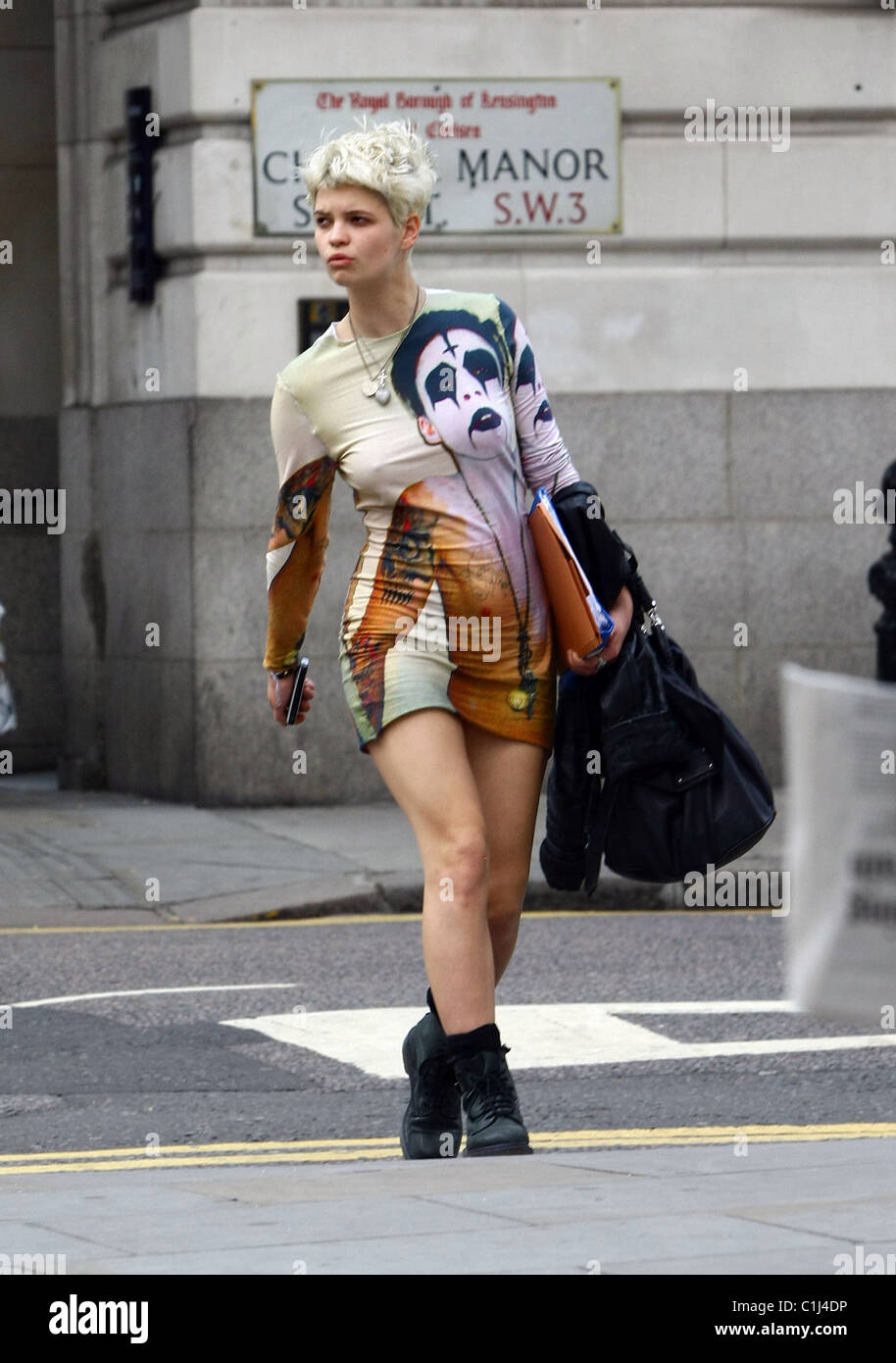 Paparazzi Pixie Geldof nude photos 2019 Paparazzi Pixie Geldof nude photos 2019