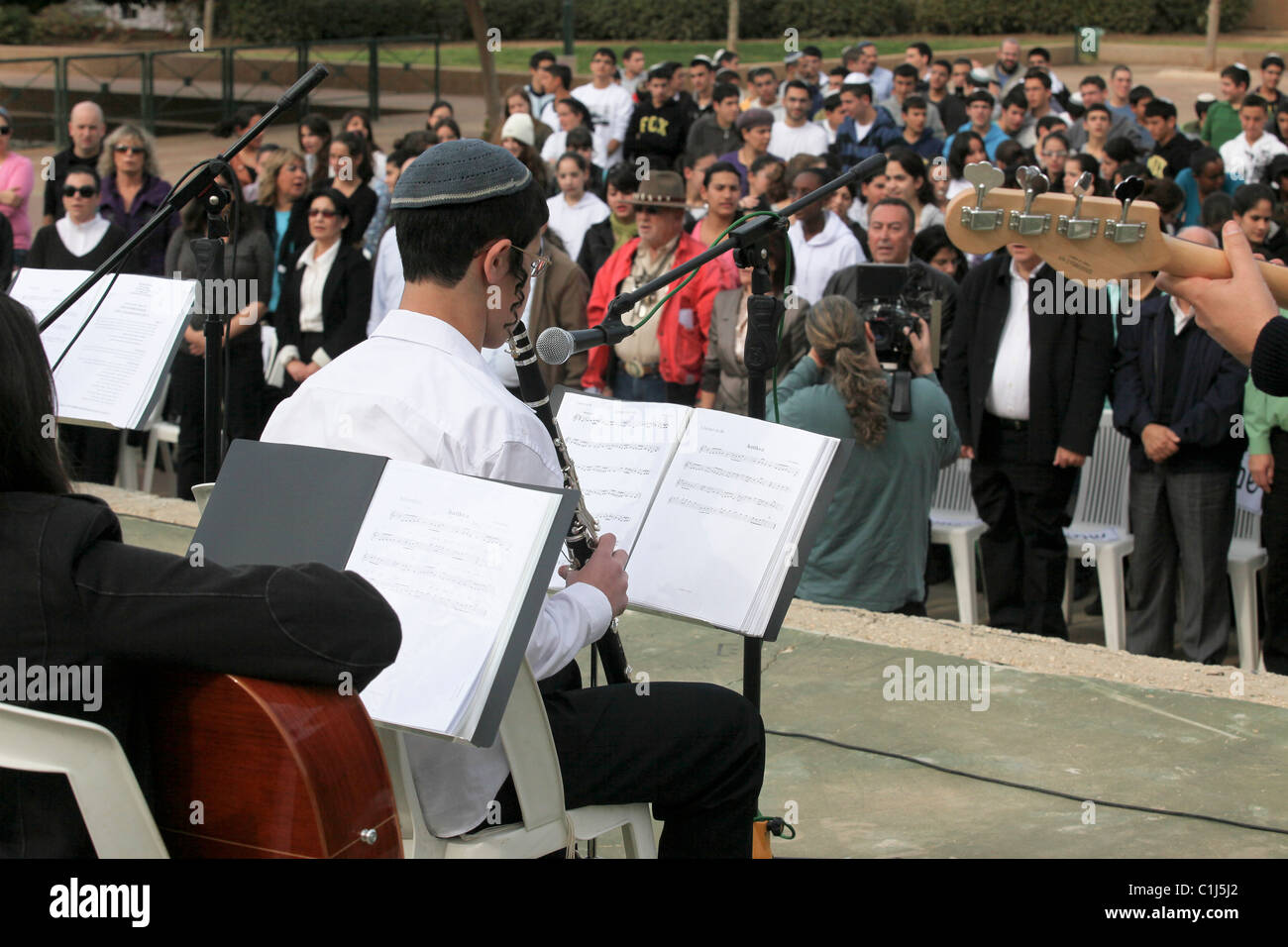 Israel, Southern District, Netivot (founded 1956) Youth music recital at the inaugration and planting of a forest in the city Stock Photo