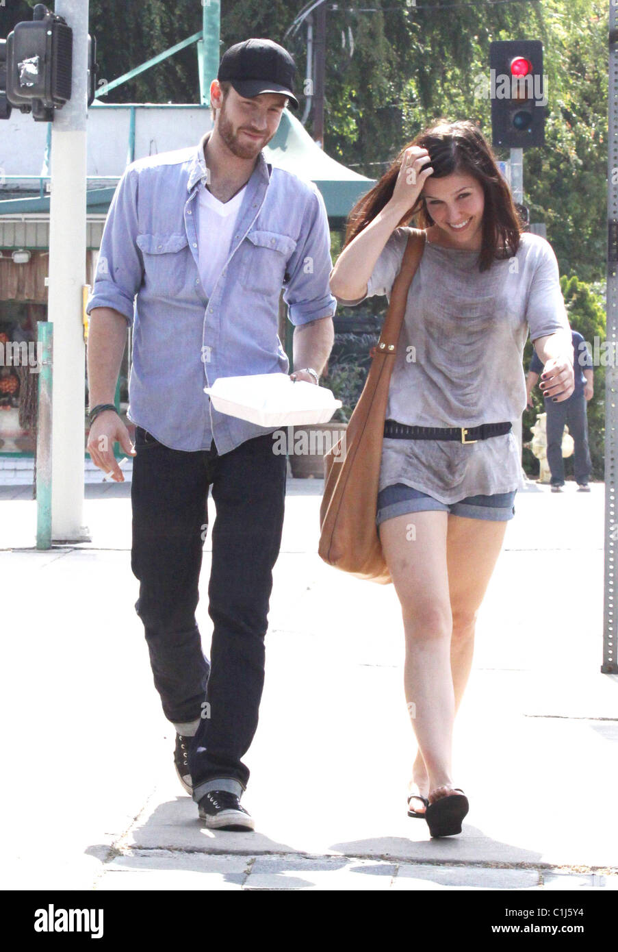 Actor Jon Foster and Sophia Bush have lunch at Home restaurant in Hollywood  Los Angeles, California - 01.06.09 WENN.com Stock Photo - Alamy