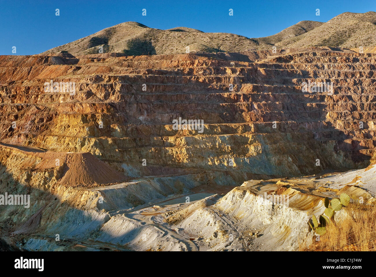 Lavender Pit Copper Mine in Bisbee, Arizona, USA Stock Photo - Alamy