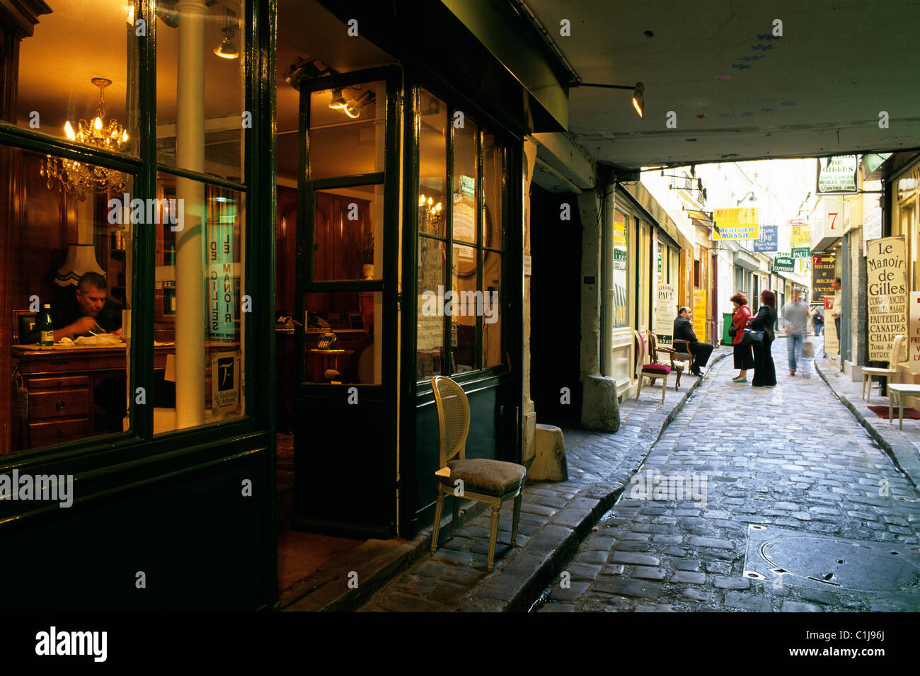 France, Paris, Faubourg Saint Antoine district, Passage du Chantier (alleyway) Stock Photo
