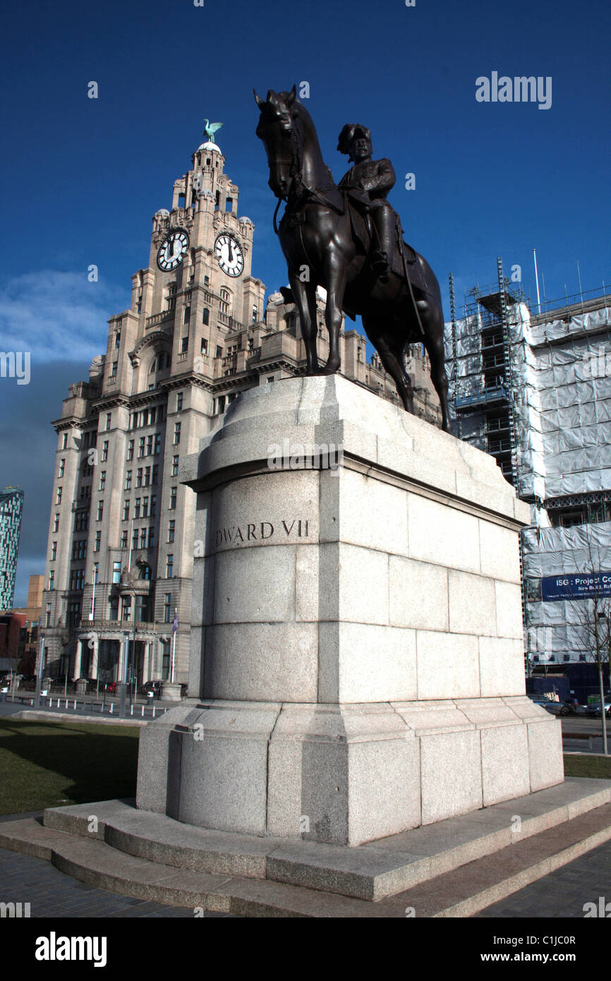 Statue of edward 7th hi-res stock photography and images - Alamy