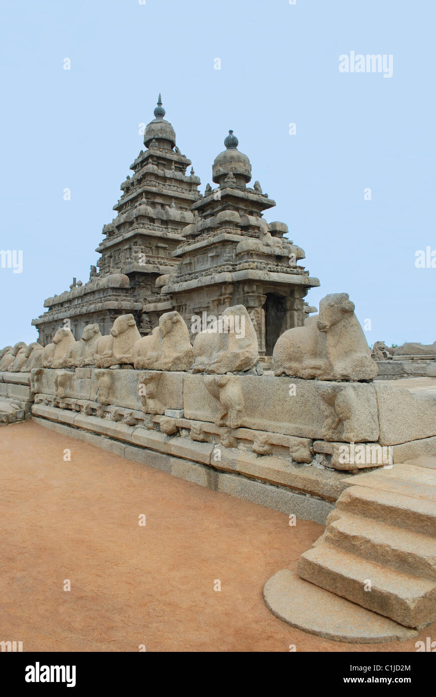 The Shore Temple (built In 700-728 CE), Mahabalipuram, Tamil Nadu ...