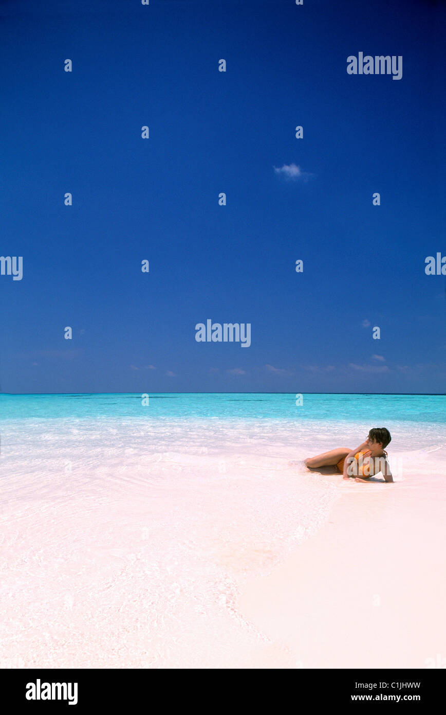 80 Miles From My Location Maldives Islands, Atoll Faafu (80 Miles South Of Male) Located On Nilandhe  Island Stock Photo - Alamy