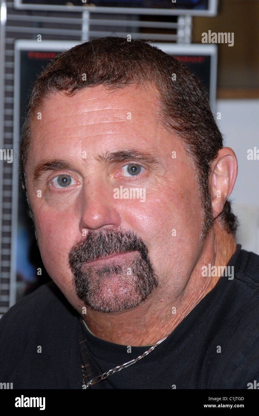 Kane Hodder