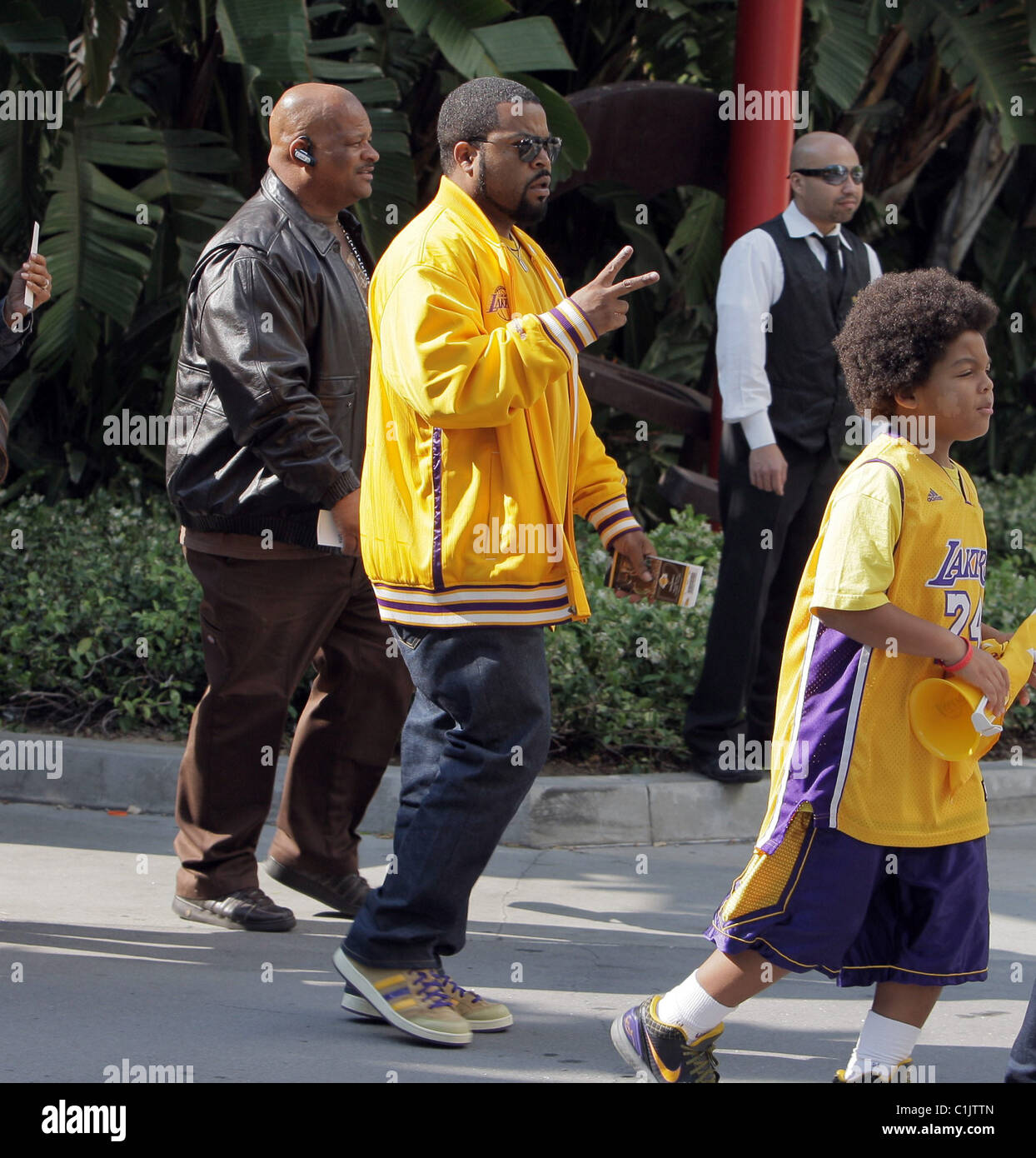 Black lakers jacket hi-res stock photography and images - Alamy