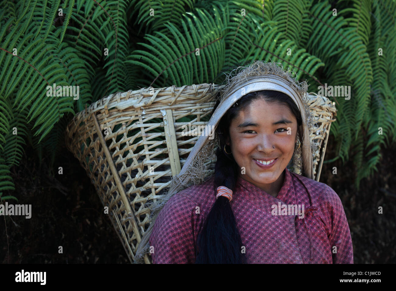 Tribal teen girl hi-res stock photography and images - Alamy