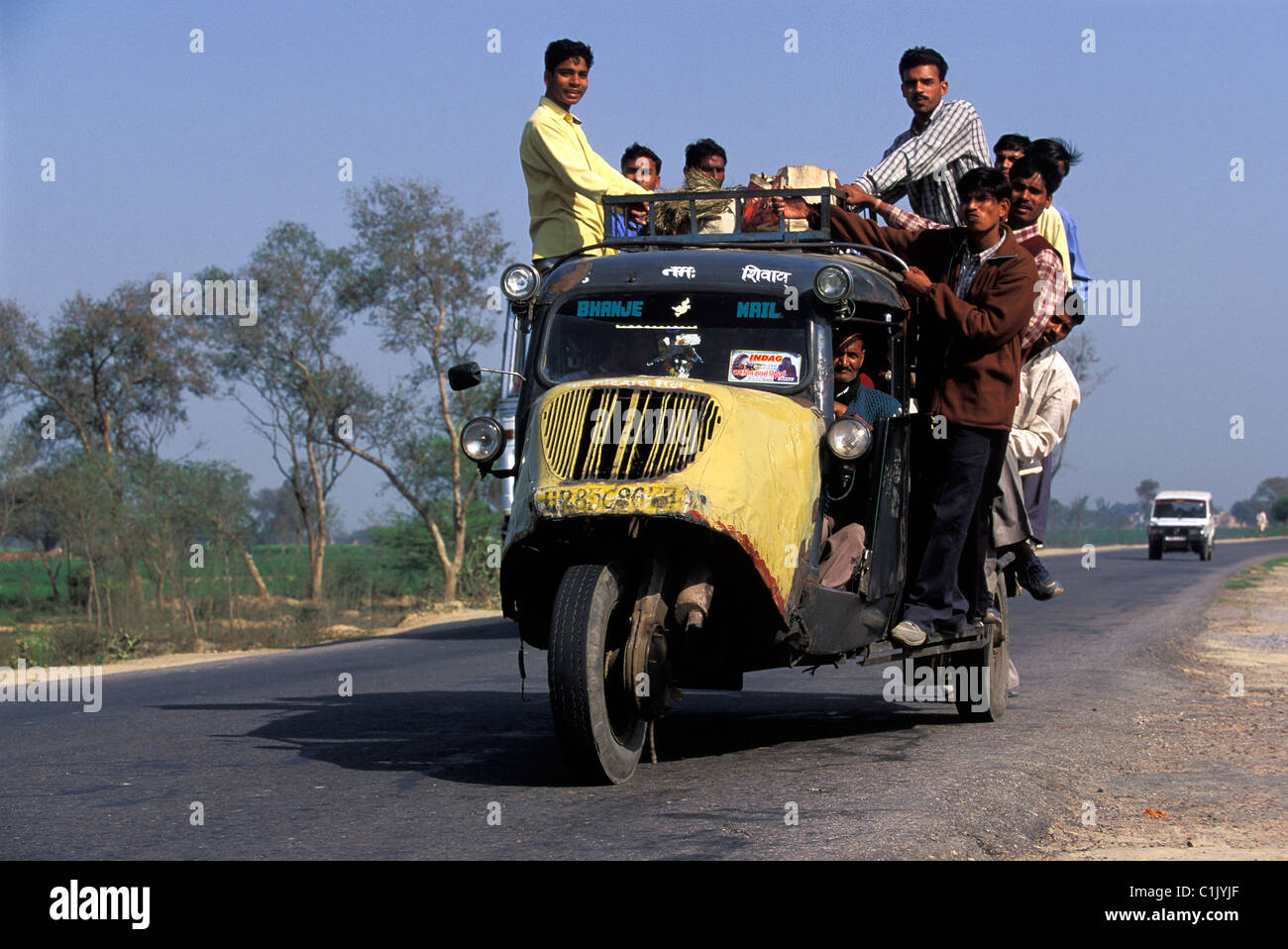 India, Uttar Pradesh, Grand Trunk Road, vehicle with three wheels Stock