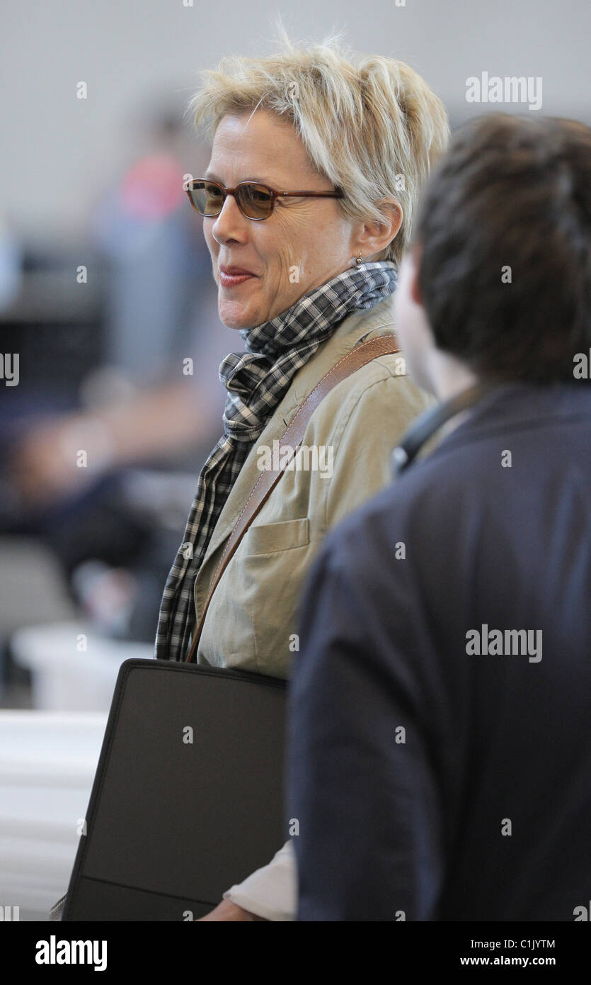Annette Bening arrives at LAX to catch a flight to Boston Los Angeles