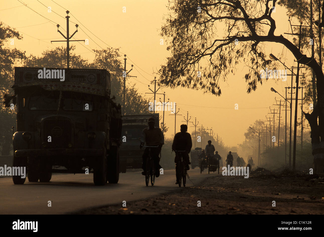 India, Uttar Pradesh, Grand Trunk Road Stock Photo Alamy