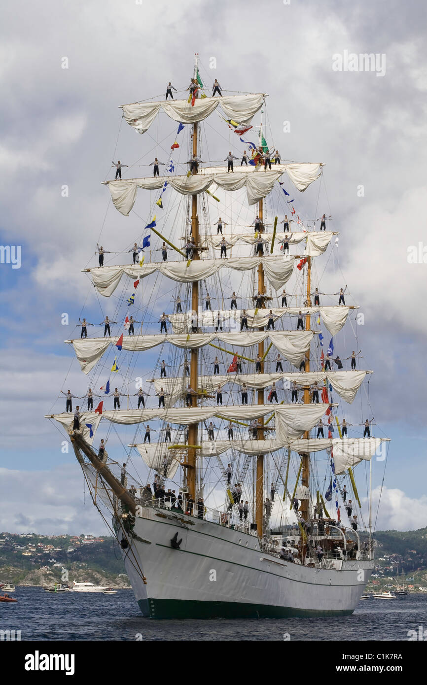 Tall ships hi-res stock photography and images - Alamy