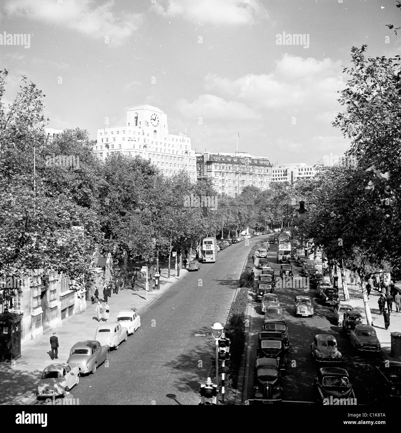 1950, view over the Victoria Embankment by the River Thames, a road, opened in 1870, that runs from the Palace of Westminster to the City of London. Stock Photo