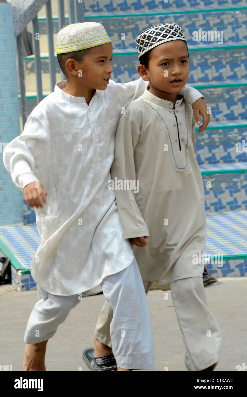 young muslim boys , Islamic teaching school, mosque, mae sot, thailand Stock Photo