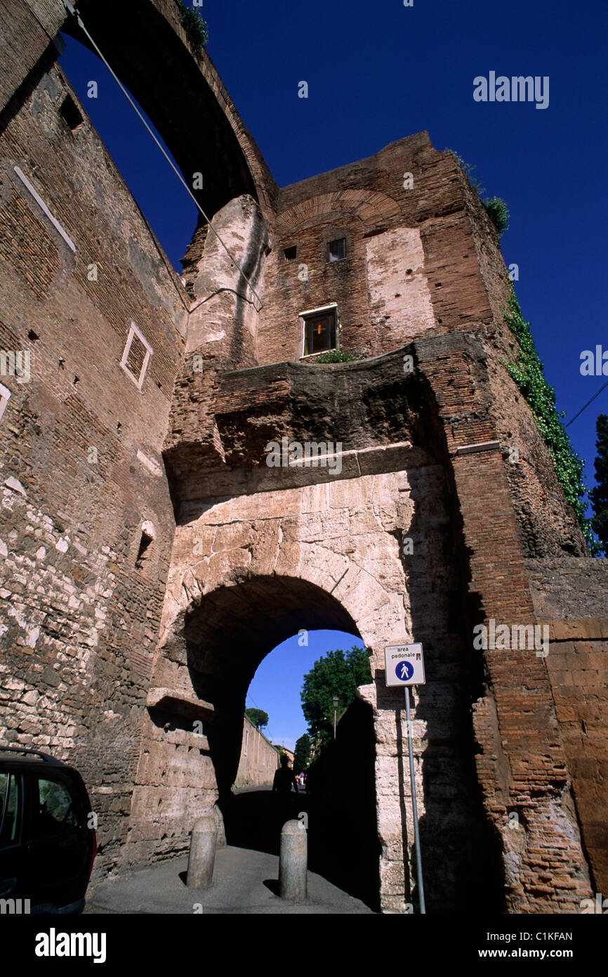 Italy, Rome, Celio, ancient Roman fortifications of the Servian Walls, arch of Dolabella gate and Nero aqueduct ruins Stock Photo