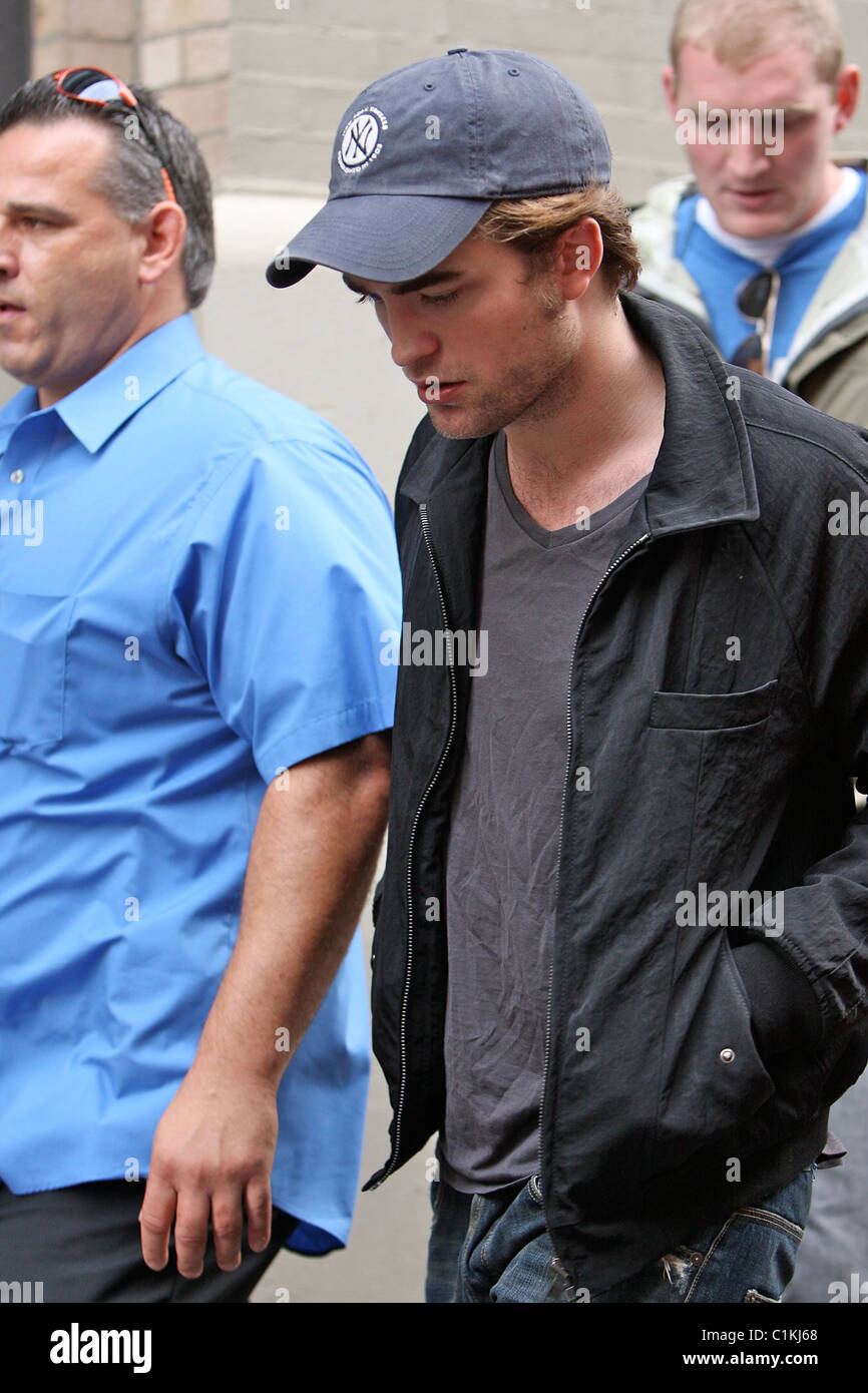 Baseball cap robert pattinson film set 4 230609 hi-res stock photography  and images - Alamy