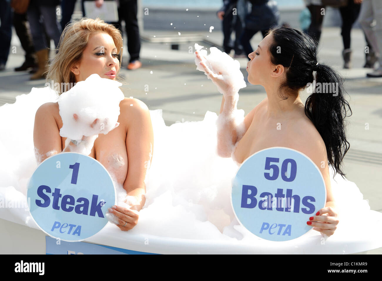 Порно оның қынапшасына тауық салды Порно мені жалап, сперма жасады