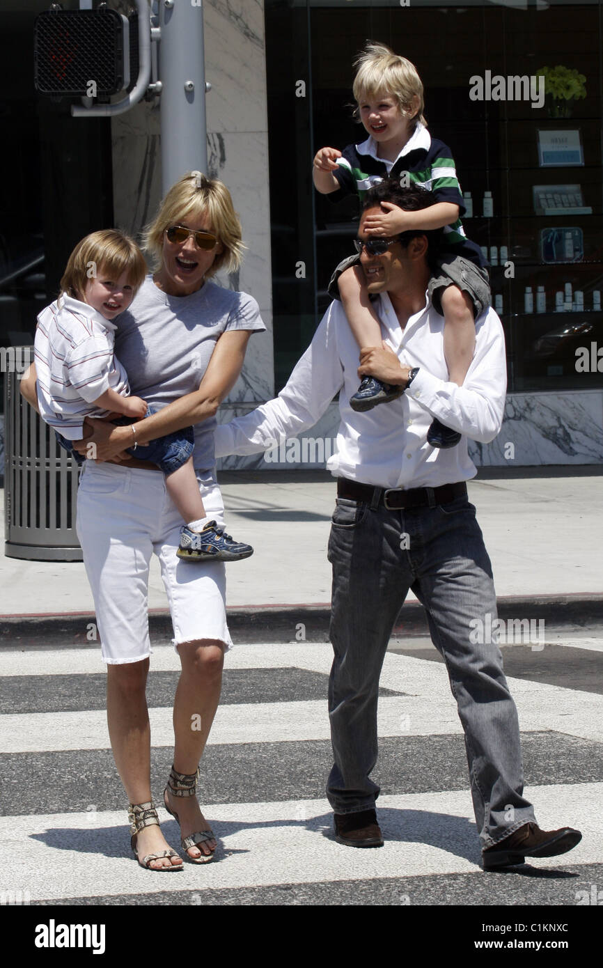 Sharon Stone buys ice cream for her two sons at Baskin-Robbins with a ...
