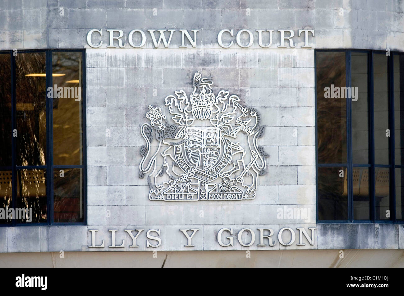 swansea-crown-court-in-south-wales-stock-photo-alamy