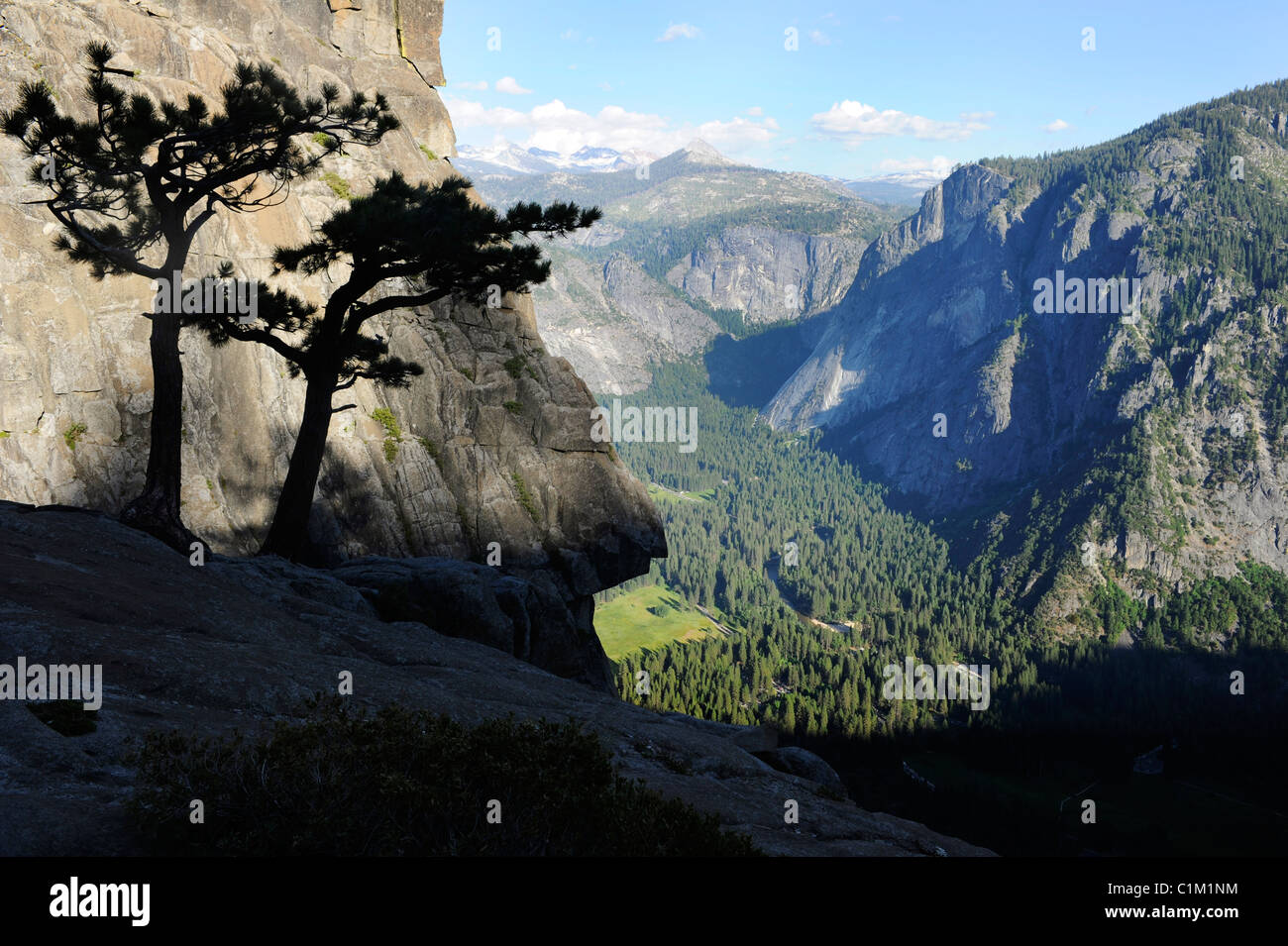 Down yosemite valley hi-res stock photography and images - Alamy
