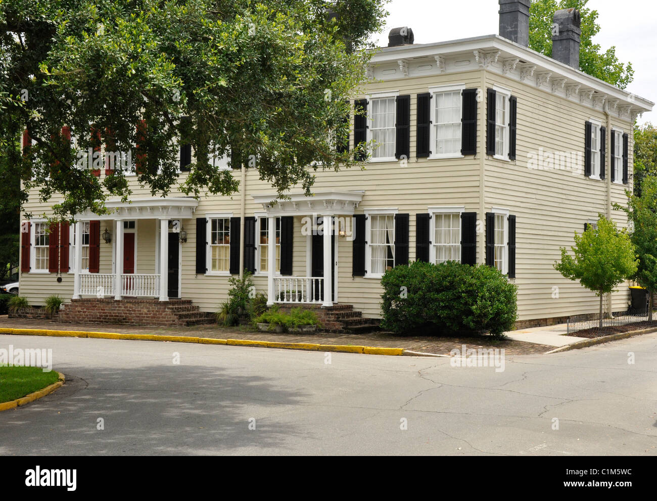 Savannah georgia architecture hi-res stock photography and images - Alamy