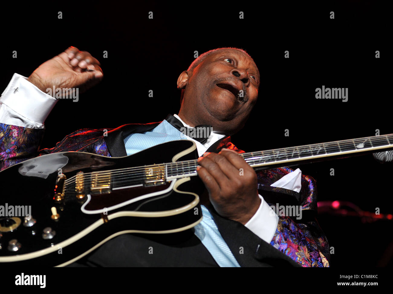 B.B. King performing at Wembley arena London, England - 28.06.09 Stock ...