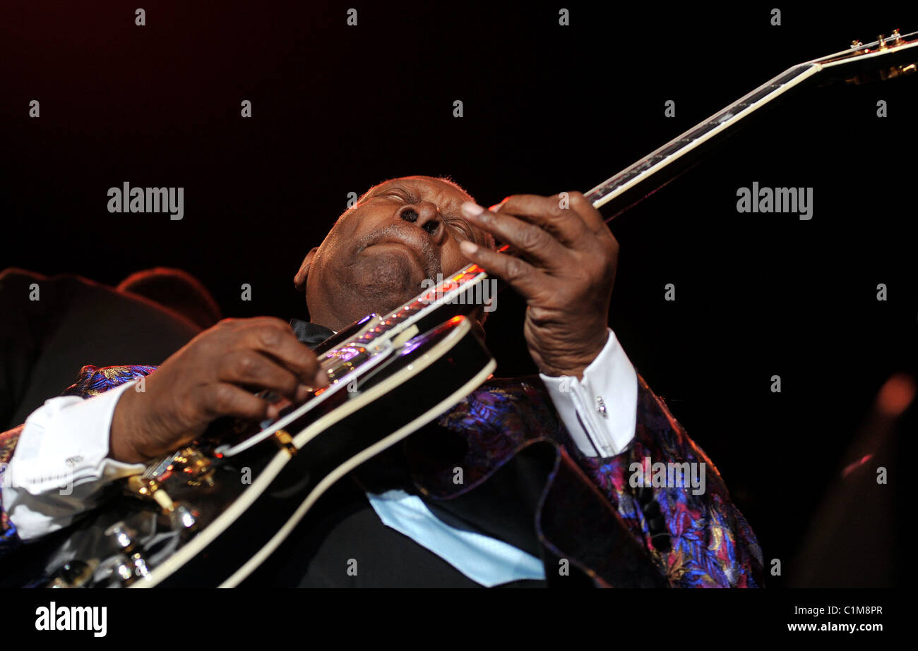 B.B. King performing live at Wembley Arena. London, England - 28.06.09 ...