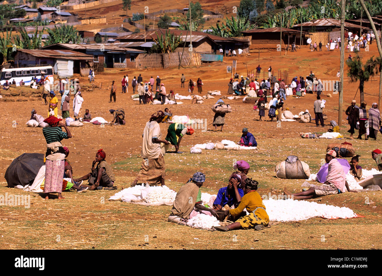 Ethiopia, the Rift valley, market day in the village of Dorze in the Guge Mountains Stock Photo