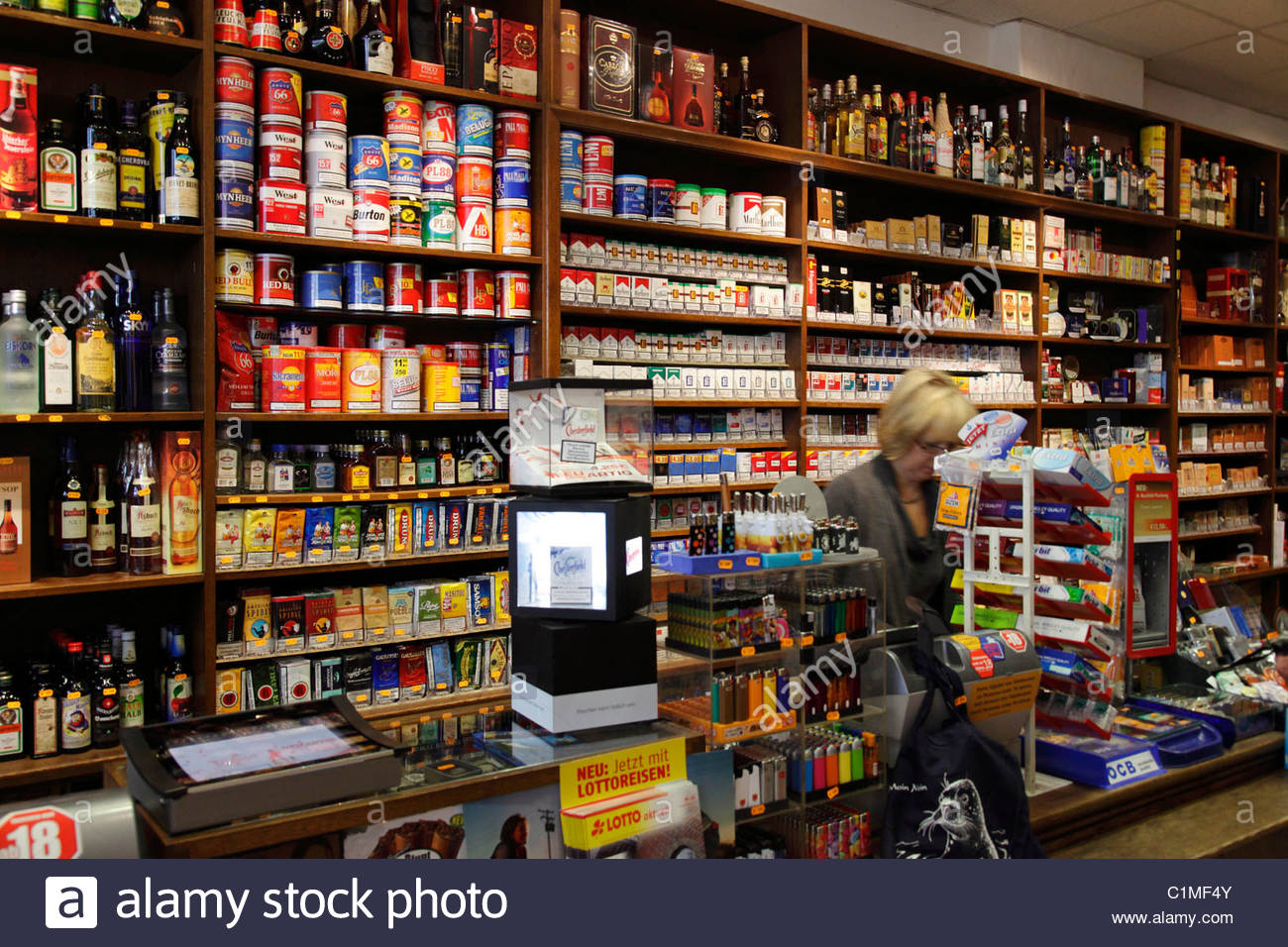 Tobacco Shop Uk Stock Photos & Tobacco Shop Uk Stock Images Alamy
