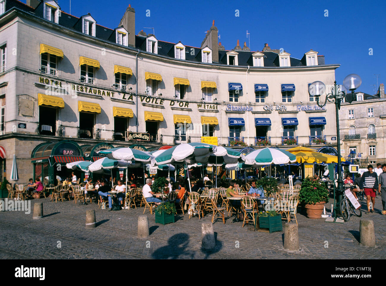 CPA-Le Havre panorama de la place Gambetta