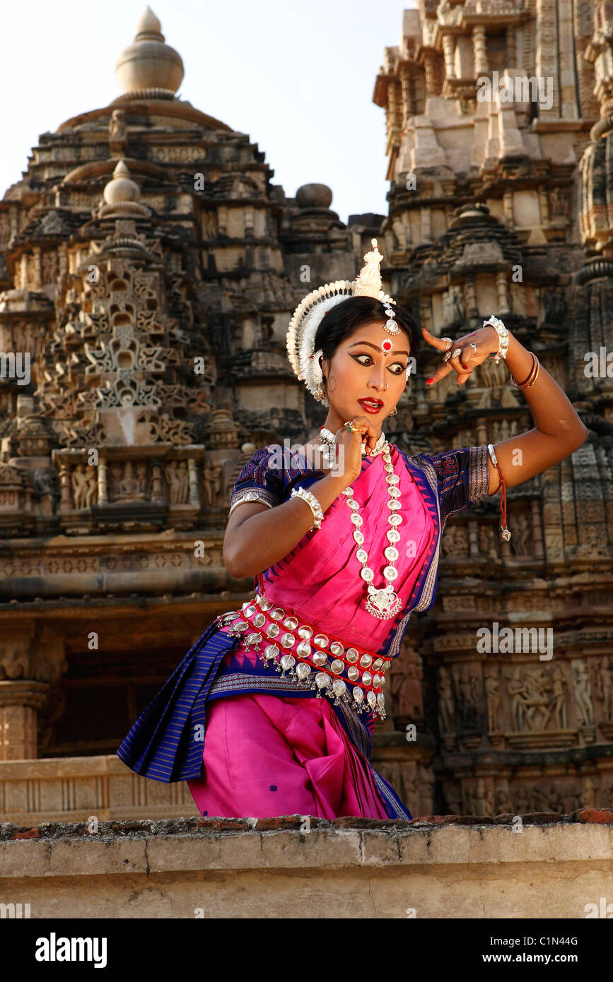 India, Madhya Pradesh, Khajuraho, photo call for an Odissi's dancer of the festival of dance Stock Photo