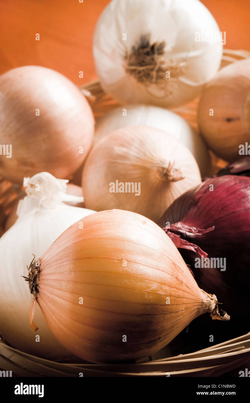 onions in a basket Stock Photo - Alamy